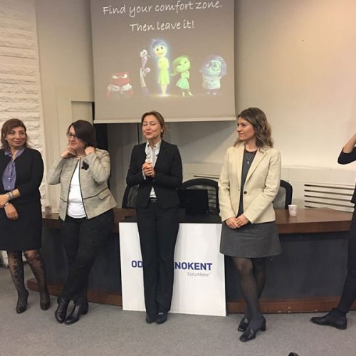 Türksh Wın Steamwın organizasyonu Ank. YK başkanı Nurcan SUNAY ve Vodafone müdürü Ceyda SÜER’in açılış konuşmaları ile başladı