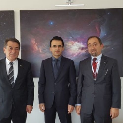 TBD Genel Başkanı Rahmi Aktepe ve Yönetim Kurulu Üyesi M.Ali Yazıcı STM Genel Müdürü Davut Yılmaz’ı makamında ziyaret etti