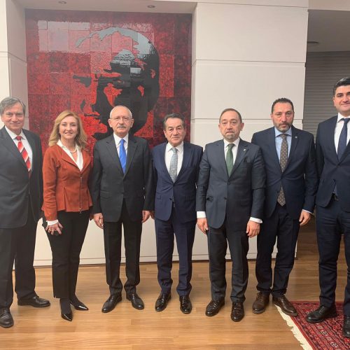 TBD Genel Başkanı Rahmi AKTEPE ve Ekibi, Cumhuriyet Halk Partisi Genel Başkanı Kemal Kılıçdaroğlu’nu makamında ziyaret etti