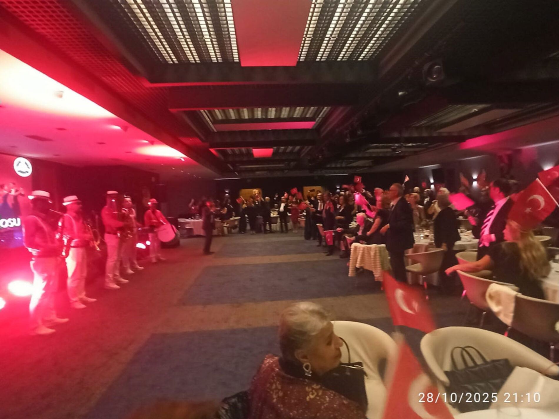 Cumhuriyetimizin 102. Yılını Büyük Bir Katılım ve Coşkuyla Kutladık